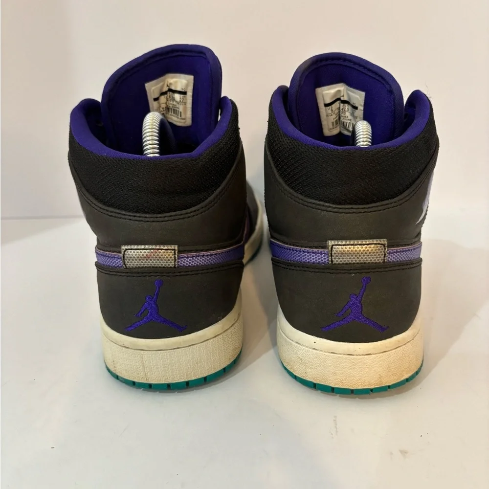 Jordan 1 mid grape size 9